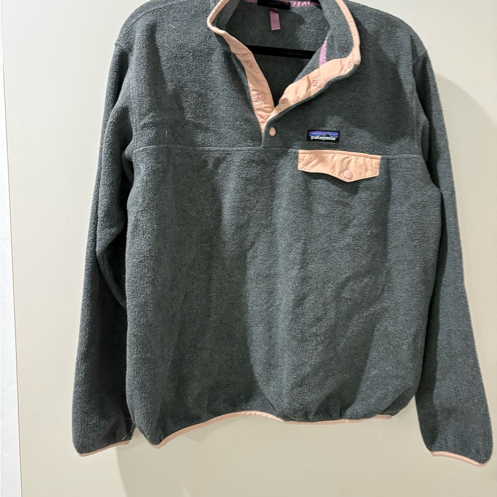 PATAGONIA: Gray and Pink Snap-T Pullover